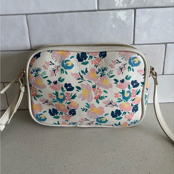 Mark and Graham Essential Camera Zip Crossbody Bag DITSY FLORAL FLOWER M… - Picture 2 of 10
